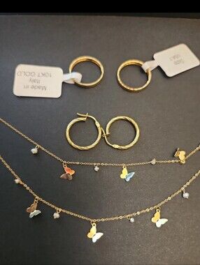 Lots of Multiple 10K Gold Jewelry Pieces